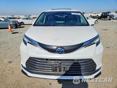 Piąte zdjęcie samochodu w środku: 2022 TOYOTA SIENNA XLE VIN:5TDJRKEC0NS095205 - miniatura
