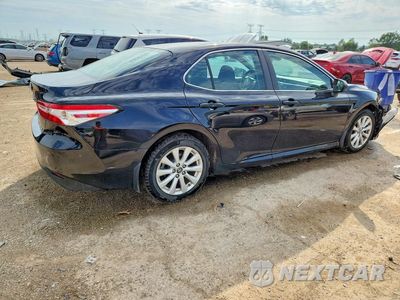 Trzecie zdjęcie samochodu z tyłu: 2018 TOYOTA CAMRY LE VIN:4T1B11HK4JU609289 - miniatura