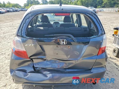 Zdjęcie 6 z 12 samochodu: 2013 HONDA FIT VIN:JHMGE8H32DC009881 - miniatura