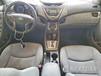Zdjęcie 8 z 13 samochodu: 2013 HYUNDAI ELANTRA GLS VIN:KMHDH4AE6DU494015 - miniatura