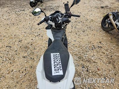 Zdjęcie 6 z 9 samochodu: 2015 HONDA PCX 150 VIN:RLHKF1802FY002103 - miniatura