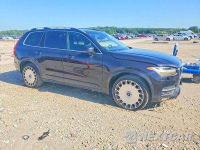 Czwarte zdjęcie samochodu z boku: 2016 VOLVO XC90 T6 VIN:YV4A22PK5G1083458 - miniatura