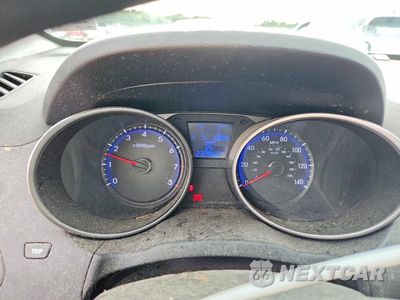 Zdjęcie 9 z 14 samochodu: 2010 HYUNDAI TUCSON GLS VIN:KM8JT3AC8AU061656 - miniatura