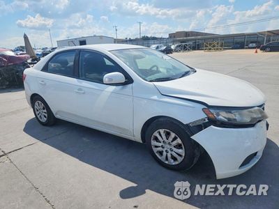 Czwarte zdjęcie samochodu z boku: 2010 KIA FORTE EX VIN:KNAFU4A21A5868824 - miniatura