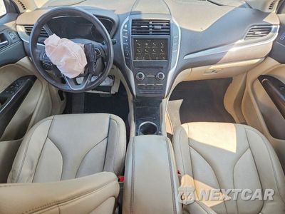 Zdjęcie 8 z 13 samochodu: 2018 LINCOLN MKC PREMIERE VIN:5LMCJ1D97JUL00503 - miniatura