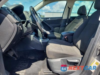 Zdjęcie 7 z 13 samochodu: 2013 VOLKSWAGEN TIGUAN S VIN:WVGAV3AX5DW620991 - miniatura