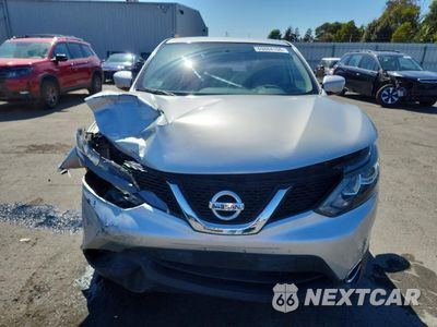 Piąte zdjęcie samochodu w środku: 2017 NISSAN ROGUE SPORT S VIN:JN1BJ1CP4HW029453 - miniatura