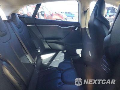 Zdjęcie 10 z 12 samochodu: 2013 TESLA MODEL S VIN:5YJSA1CN3DFP04123 - miniatura