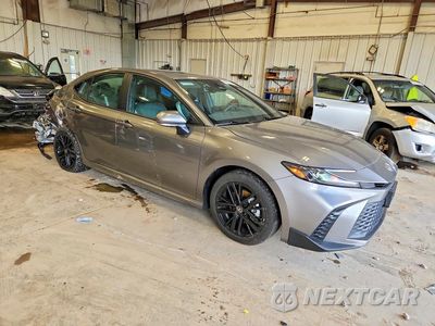 Czwarte zdjęcie samochodu z boku: 2025 TOYOTA CAMRY SE VIN:4T1DBADK2SU500570 - miniatura
