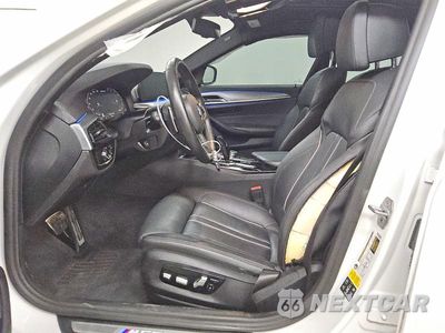 Zdjęcie 7 z 12 samochodu: 2020 BMW M550XI VIN:WBAJS7C0XLBN96579 - miniatura