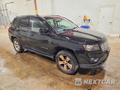 Czwarte zdjęcie samochodu z boku: 2016 JEEP COMPASS LATITUDE VIN:1C4NJDEB6GD663032 - miniatura