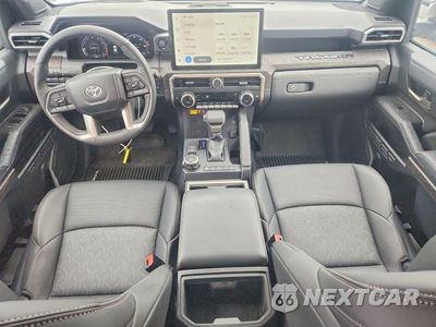 Zdjęcie 8 z 12 samochodu: 2024 TOYOTA TACOMA LIMITED VIN:3TYLB5JN0RT051527 - miniatura