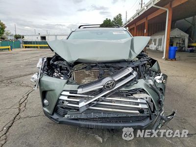 Piąte zdjęcie samochodu w środku: 2018 TOYOTA HIGHLANDER XLE VIN:5TDJZRFH7JS816455 - miniatura
