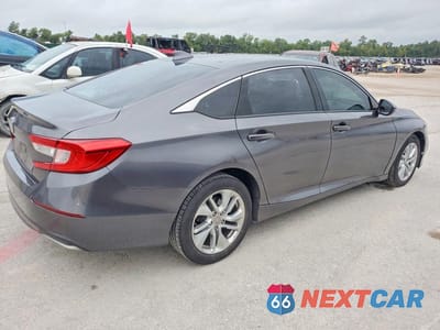 Trzecie zdjęcie samochodu z tyłu: 2018 HONDA ACCORD LX VIN:1HGCV1F15JA168119 - miniatura