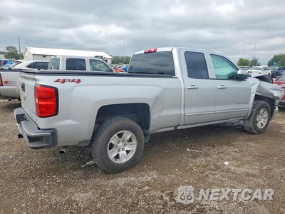 Trzecie zdjęcie samochodu z tyłu: 2018 CHEVROLET SILVERADO K1500 LT VIN:1GCVKREH0JZ344881 - miniatura