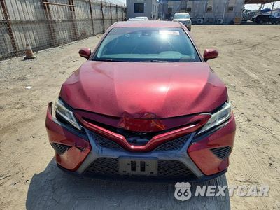 Piąte zdjęcie samochodu w środku: 2018 TOYOTA CAMRY SE VIN:4T1B11HK0JU617342 - miniatura