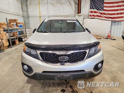 Piąte zdjęcie samochodu w środku: 2012 KIA SORENTO LX VIN:5XYKT3A66CG293003 - miniatura