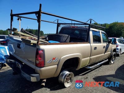 Trzecie zdjęcie samochodu z tyłu: 2005 CHEVROLET SILVERADO K2500 HEAVY DUTY VIN:1GCHK23U85F881767 - miniatura