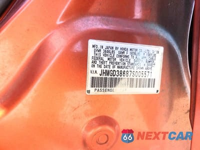 Zdjęcie 13 z 13 samochodu: 2007 HONDA FIT S VIN:JHMGD38687S005571 - miniatura