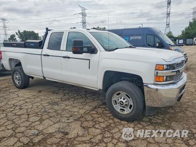 Czwarte zdjęcie samochodu z boku: 2019 CHEVROLET SILVERADO K2500 HEAVY DUTY VIN:2GC2KREG8K1155304 - miniatura
