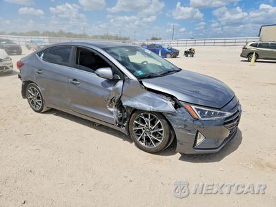 Czwarte zdjęcie samochodu z boku: 2019 HYUNDAI ELANTRA LIMITED VIN:5NPD84LF0KH415536 - miniatura