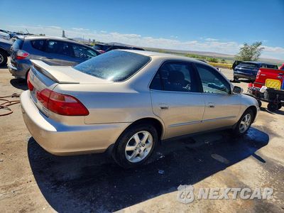 Trzecie zdjęcie samochodu z tyłu: 2000 HONDA ACCORD SE VIN:1HGCG5677YA043283 - miniatura