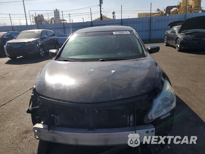 Piąte zdjęcie samochodu w środku: 2015 NISSAN ALTIMA 2.5 S VIN:1N4AL3AP5FN906204 - miniatura