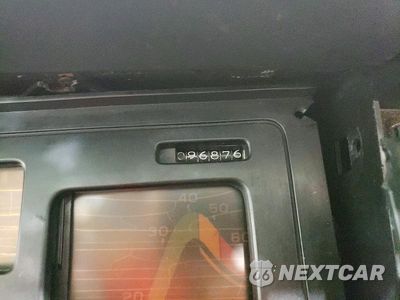 Zdjęcie 9 z 13 samochodu: 1984 CHEVROLET CORVETTE VIN:1G1AY0783E5130303 - miniatura
