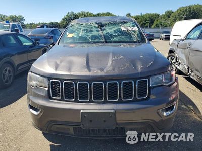 Piąte zdjęcie samochodu w środku: 2021 JEEP GRAND CHEROKEE LAREDO VIN:1C4RJFAG9MC538235 - miniatura