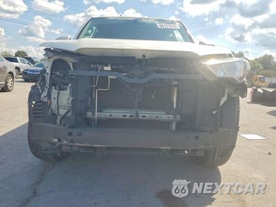 Piąte zdjęcie samochodu w środku: 2018 TOYOTA 4RUNNER LIMITED VIN:JTEZU5JR5J5171834 - miniatura