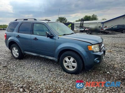 Czwarte zdjęcie samochodu z boku: 2010 FORD ESCAPE XLT VIN:1FMCU0DG3AKA53298 - miniatura
