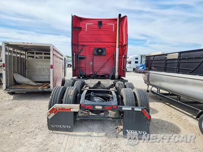 Zdjęcie 6 z 14 samochodu: 2012 VOLVO VNL SEMI TRUCK VIN:4V4NC9KK9CN547831 - miniatura