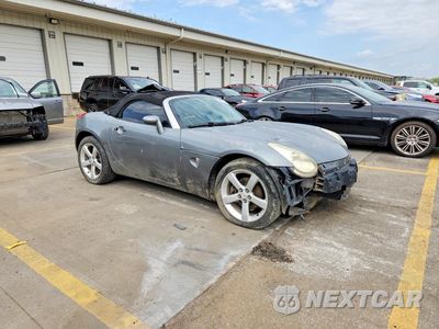 Czwarte zdjęcie samochodu z boku: 2006 PONTIAC SOLSTICE VIN:1G2MB33BX6Y104794 - miniatura
