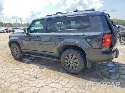 Drugie zdjęcie samochodu z przodu: 2025 TOYOTA LAND CRUISER BASE VIN:JTEABFAJ0SK049694 - miniatura