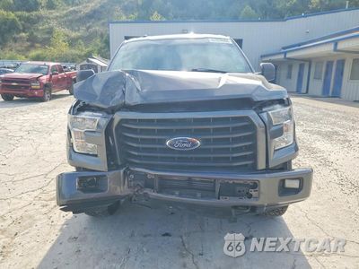 Piąte zdjęcie samochodu w środku: 2017 FORD F150 SUPERCREW VIN:1FTEW1EP1HKE04733 - miniatura