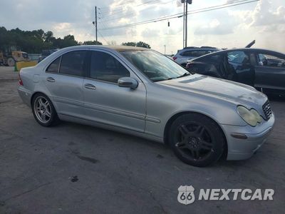 Czwarte zdjęcie samochodu z boku: 2003 MERCEDES-BENZ C 320 VIN:WDBRF64J43E010404 - miniatura