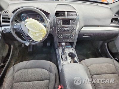 Zdjęcie 8 z 13 samochodu: 2017 FORD EXPLORER XLT VIN:1FM5K8D86HGB63202 - miniatura