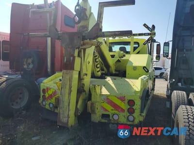 Trzecie zdjęcie samochodu z tyłu: 2015 INTERNATIONAL 4400 TOW TRUCK VIN:1HTMKAZN7FH586063 - miniatura