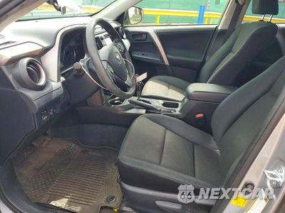 Zdjęcie 7 z 12 samochodu: 2018 TOYOTA RAV4 LE VIN:JTMBFREV4JJ257951 - miniatura
