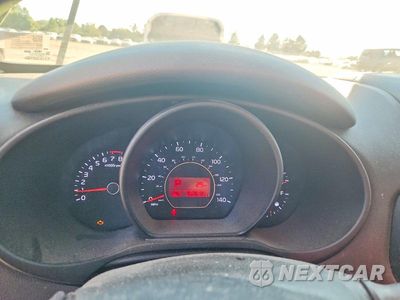 Zdjęcie 9 z 12 samochodu: 2017 KIA SOUL + VIN:KNDJP3A56H7879048 - miniatura