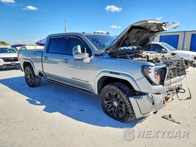 Czwarte zdjęcie samochodu z boku: 2025 GMC SIERRA K2500 DENALI ULTIMATE VIN:1GT4UXEY7SF104742 - miniatura