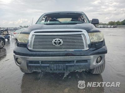 Piąte zdjęcie samochodu w środku: 2013 TOYOTA TUNDRA CREWMAX SR5 VIN:5TFDW5F17DX287153 - miniatura
