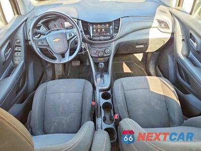 Zdjęcie 8 z 13 samochodu: 2020 CHEVROLET TRAX LS VIN:KL7CJNSB3LB343025 - miniatura
