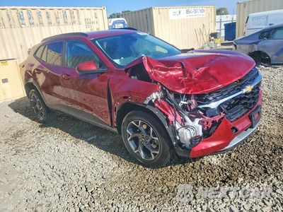 Czwarte zdjęcie samochodu z boku: 2025 CHEVROLET TRAX 1LT VIN:KL77LHEP5SC239505 - miniatura