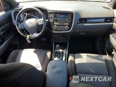 Zdjęcie 8 z 13 samochodu: 2018 MITSUBISHI OUTLANDER SE VIN:JA4AD3A33JZ021628 - miniatura