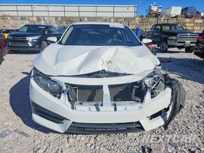 Piąte zdjęcie samochodu w środku: 2017 HONDA CIVIC LX VIN:2HGFC2F50HH565812 - miniatura