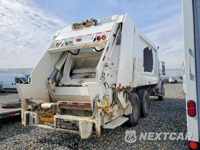 Trzecie zdjęcie samochodu z tyłu: 2016 FREIGHTLINER BUSINESS CLASS M2 REFUSE TRUCK VIN:3ALHCYCY9GDGZ7932 - miniatura