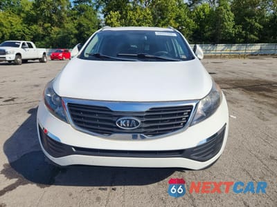 Piąte zdjęcie samochodu w środku: 2011 KIA SPORTAGE LX VIN:KNDPBCA29B7163928 - miniatura