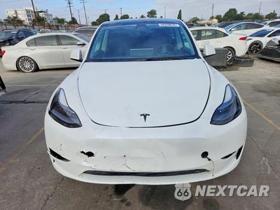 Piąte zdjęcie samochodu w środku: 2024 TESLA MODEL Y VIN:7SAYGDED2RF035707 - miniatura