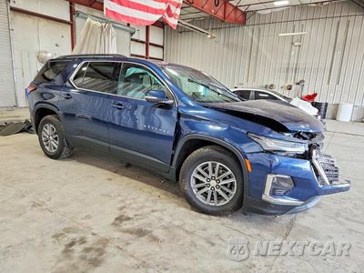 Czwarte zdjęcie samochodu z boku: 2022 CHEVROLET TRAVERSE LT VIN:1GNEVGKWXNJ165855 - miniatura